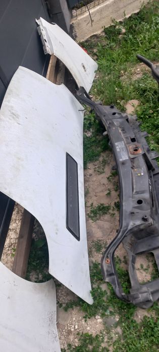 Переднє крило ліве праве Renault Trafic vivaro primastar