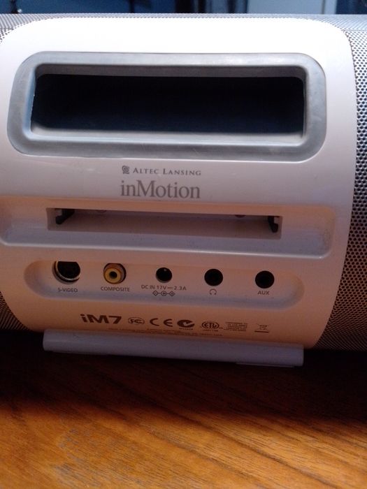 iM7 inMotion altec Lansing glosnik