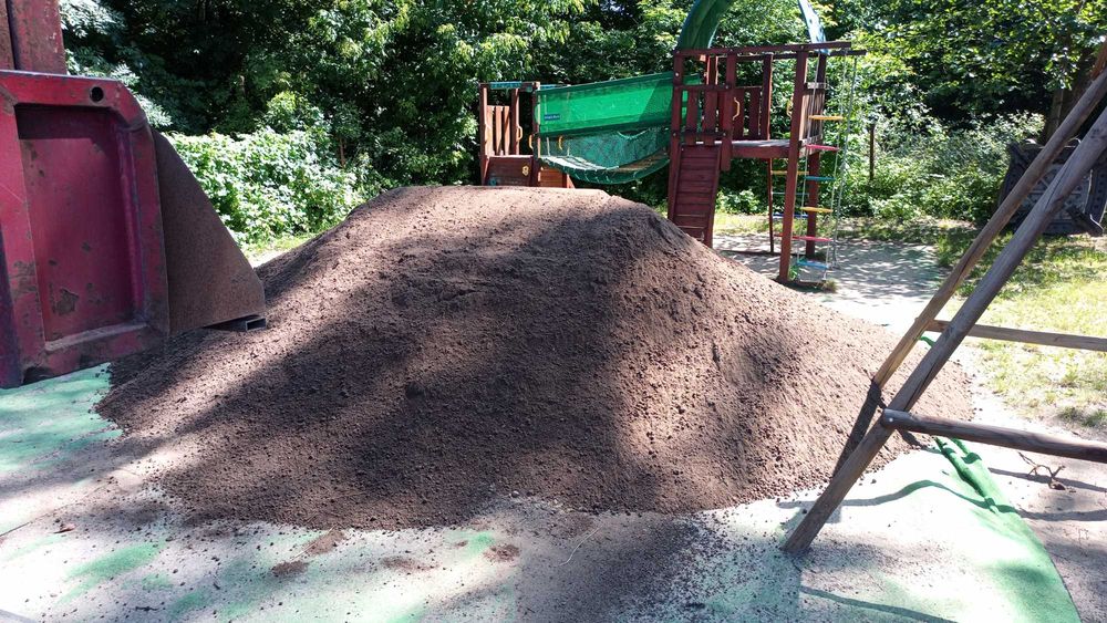 Piach zasypowy , kruszuwo betonowe