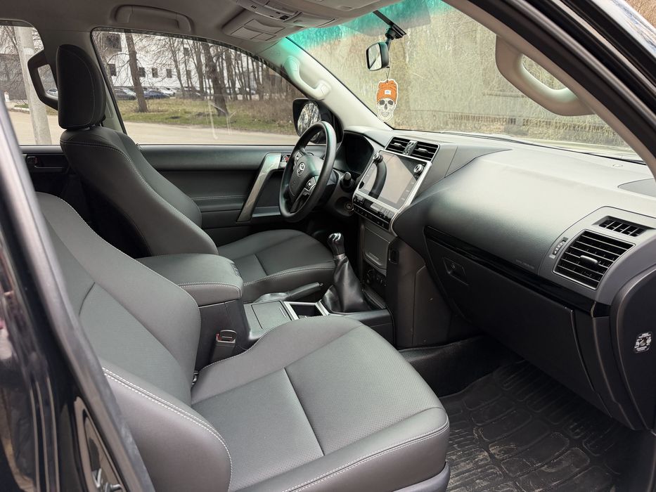 Toyota land cruiser Prado 150