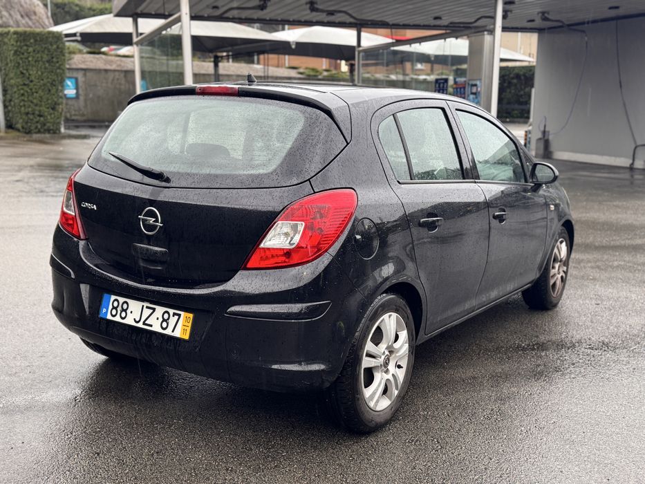 Opel corsa 2010 poucos kms