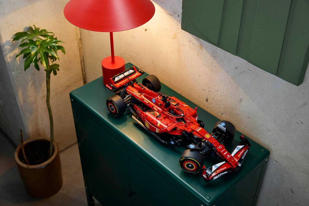 ‼️1361 деталь‼️Конструктор Ferrari F1 SF-24 Car (42207) Болід Формули 1
