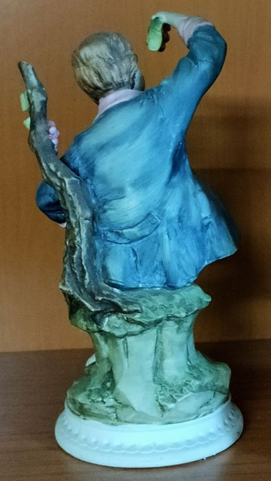 Estatueta em Biscuit