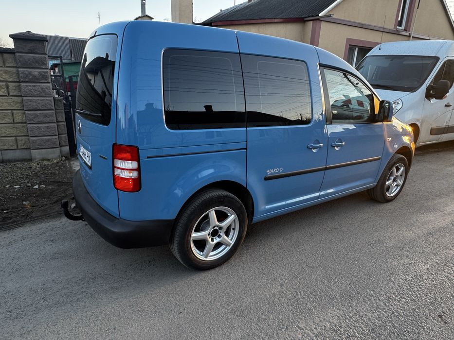Продам VW Caddy 09.2013 року 2.0 бензин EcoFull(метан)