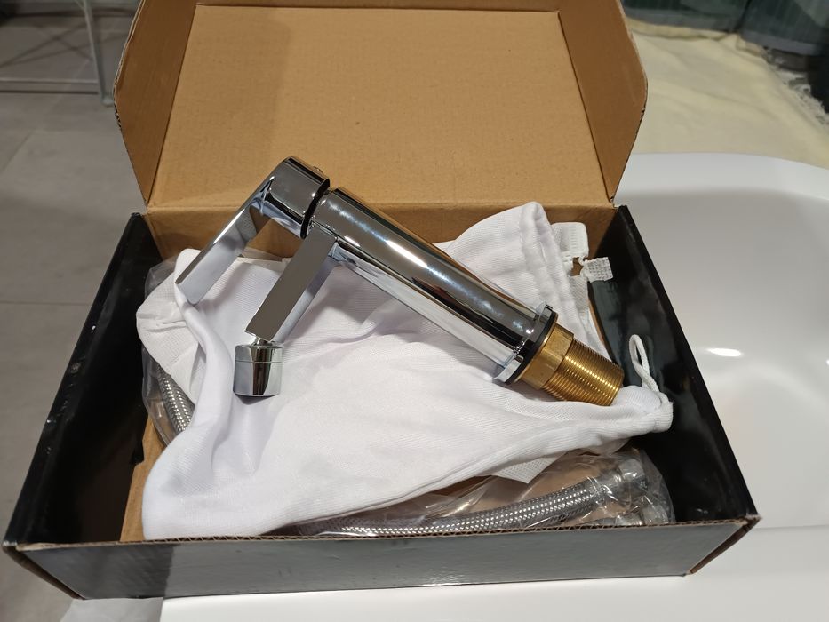 Bidé branco Charme + Mist. Monoc Bidé cromada NOVOS