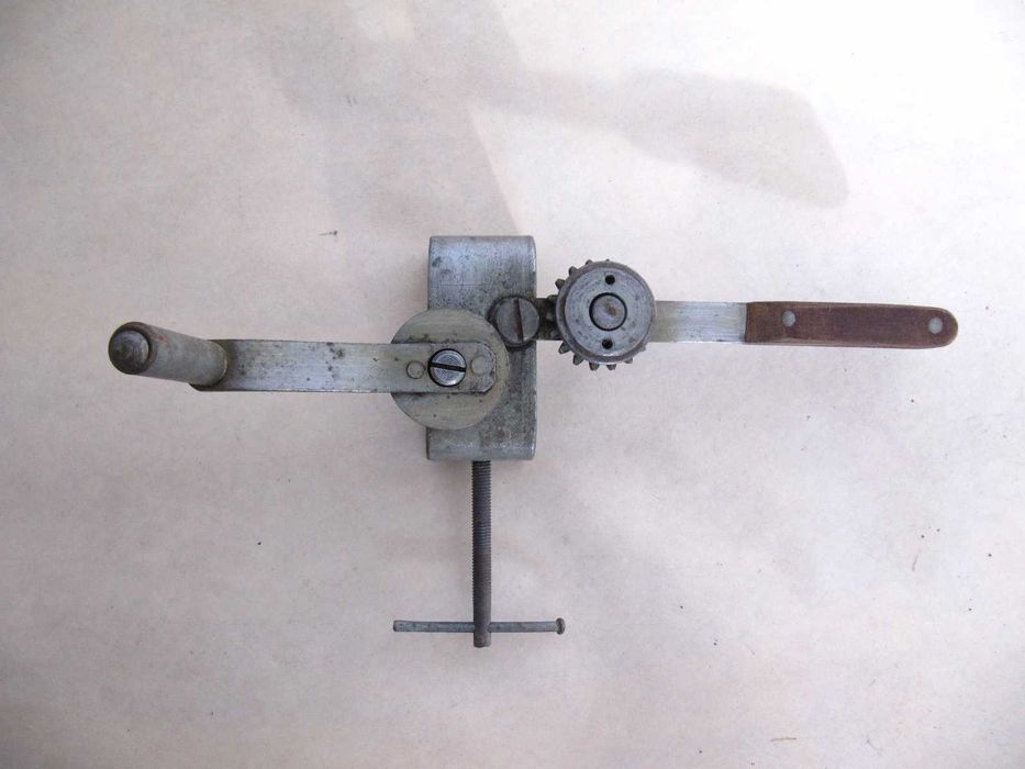 машинка для рівняння кришок, прокатний станочок