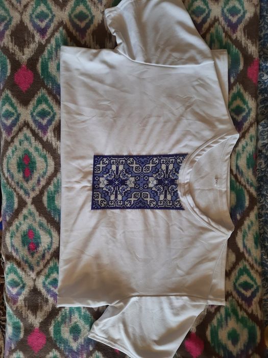 Елегантна вишиванка  бісером для чоловіків