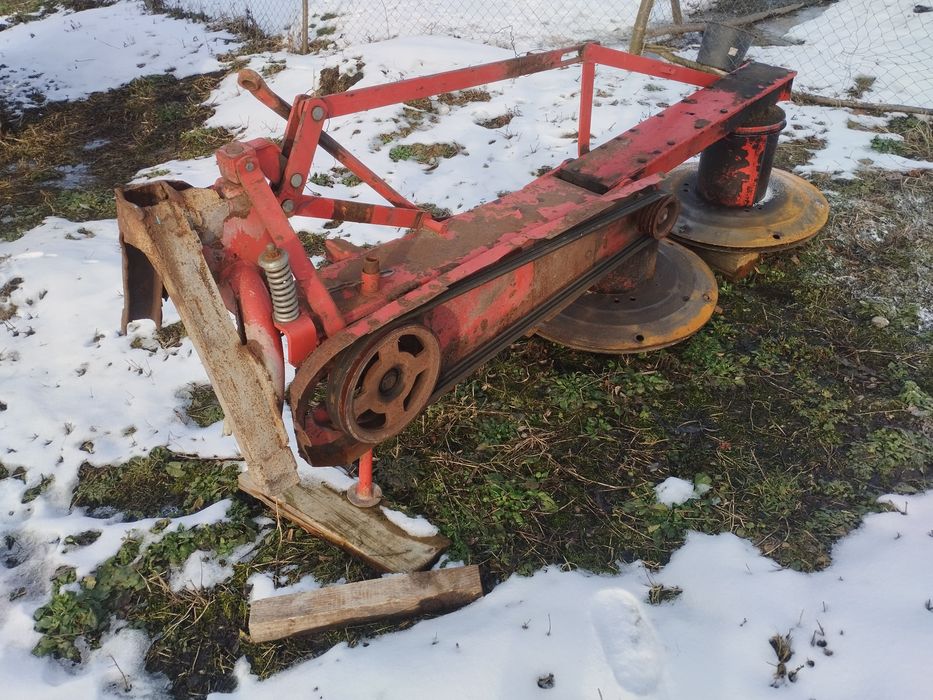 Роторна косарка в робочому стані