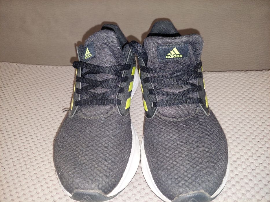 Кросівки adidas стєлька 24.5 см. Оригінальні
