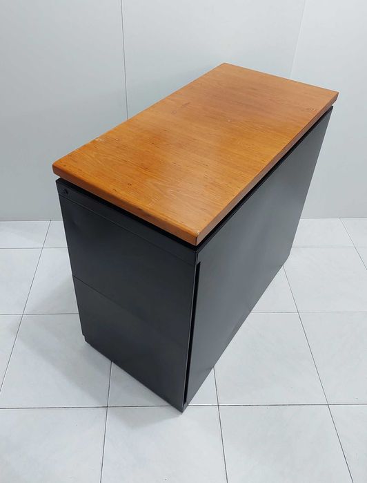 Módulo / Bloco Garaveta metal com chave tampo madeira Tem rodízios