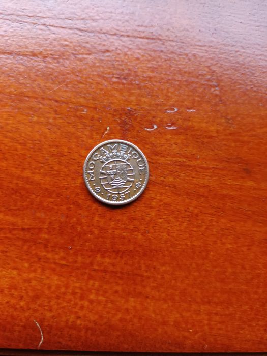 Moeda antiga de 1957