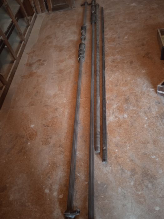 5 Varões antigos para cortinados