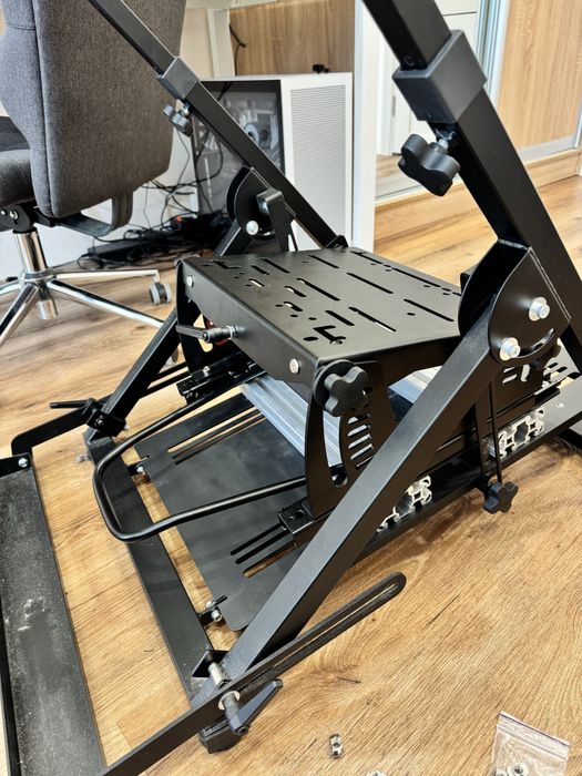 Стійка/кокпіт для керма gt omega apex + titan pedal adjustment plate