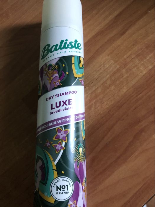 Suchy szampon Batiste Luxe Lavish Violet 200 ml