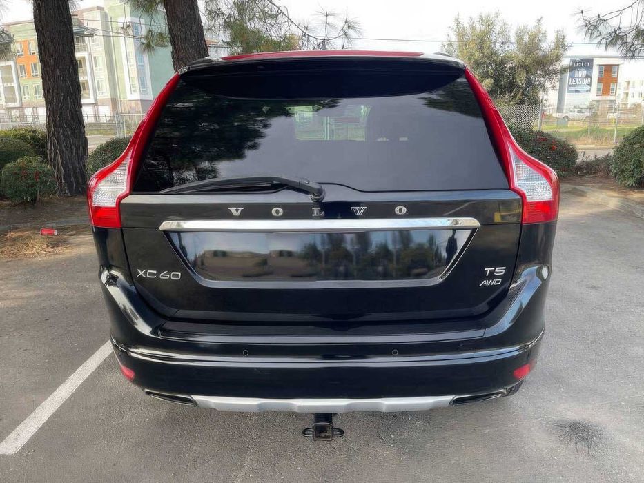 Volvo XC60      2016