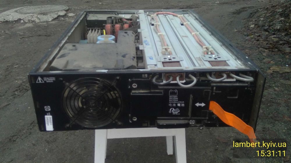 безперебійник APC Smart-UPS RT 3000 On-Line