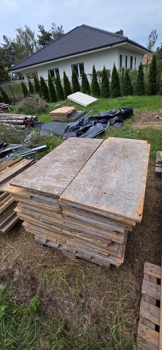 Materiały budowlane po budowie – płyty OSB, drewno, palety