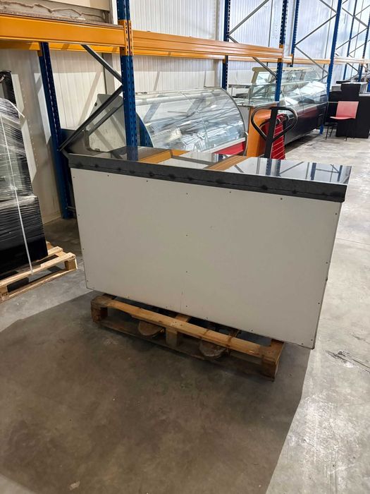 Balcão em Laminado Branco Com Pedra Preto Angola - RECONDICIONADO