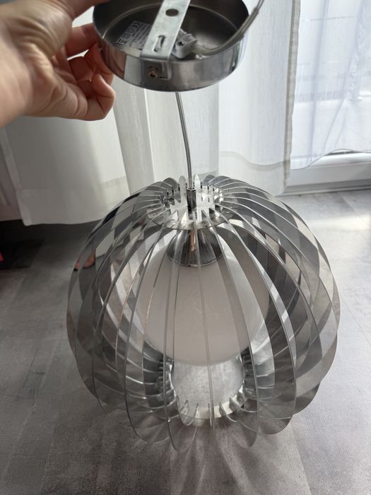 Wisząca nowoczesna lampa