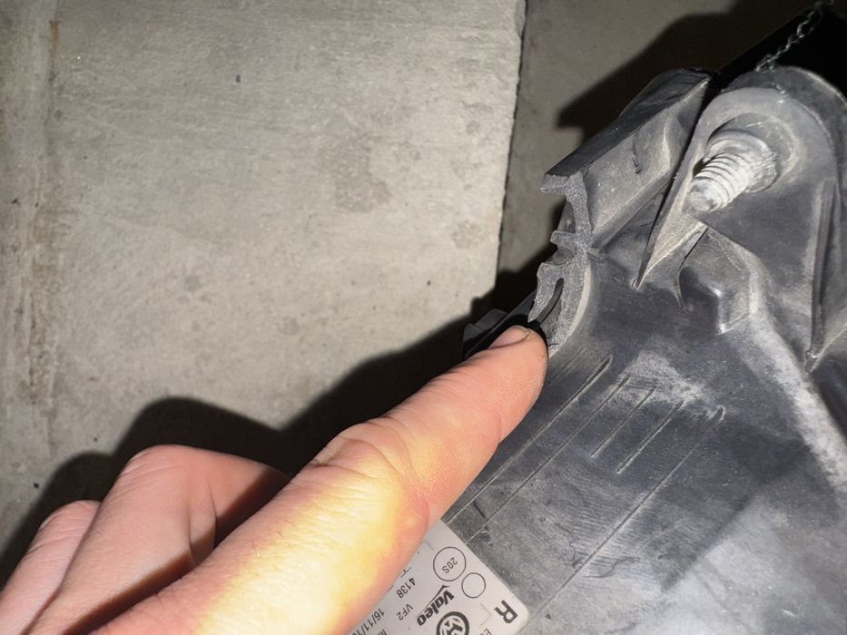 Продам правую фару Golf 7 full xenon afs максимальная