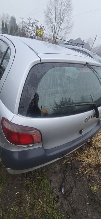 Klapa bagażnika tylna Toyota Yaris I 2002r 199