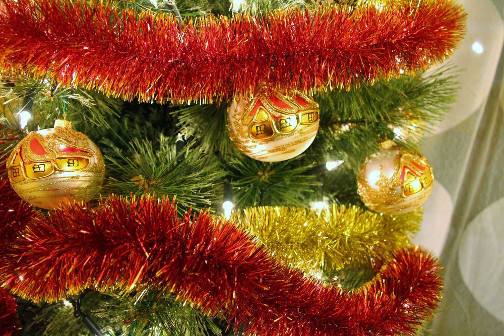 Choinka sztuczna - imitacja sosny żyłkowa rozproszona końcówka 250 cm