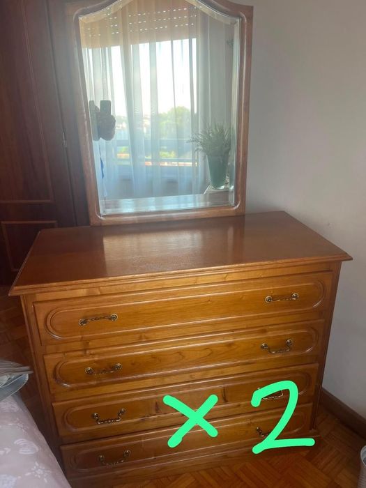 Duas Cómodas de quarto com espelho