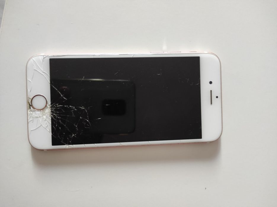 iPhone 6s  e iPhone 4 para peças