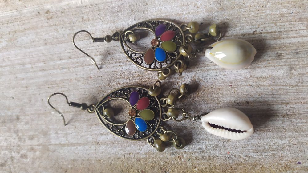 Kolczyki z muszelką nowe