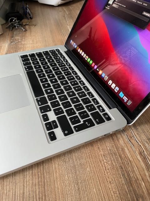 MacBook Pro A1502 z 2014 roku