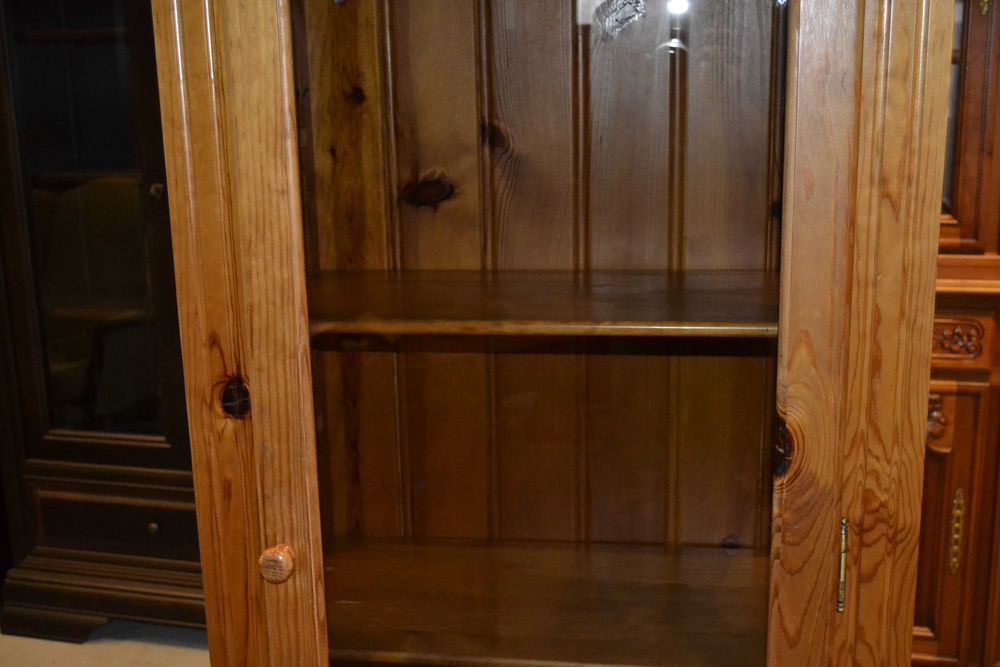 witryna stylowa . sosna .antisol