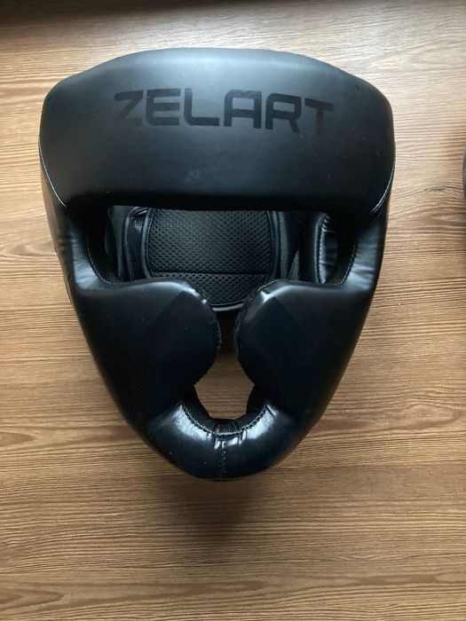 Zelart Шлем L и перчатки
Zelart Перчатки 12 унций
