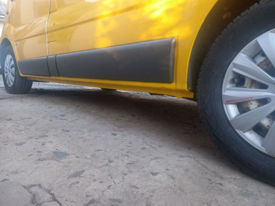 Продам Opel Vivaro 2004року