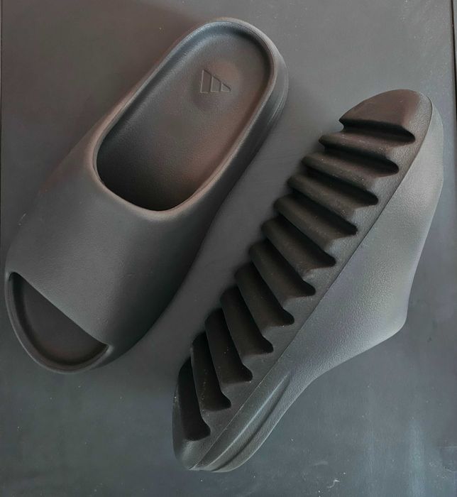 Nowe klapki Yeezy Slide Slate Grey - rozmiar 42-43