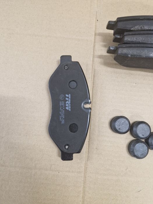 Iveco Deily. Hamulce przód. Nowe klocki. Iveco