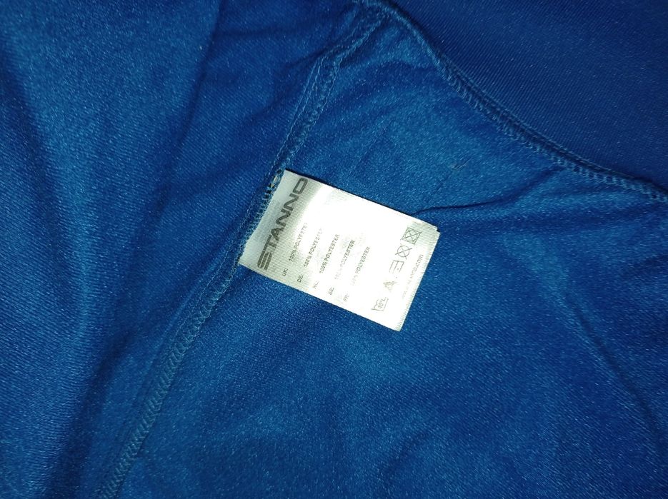 Новий спортивний костюм.