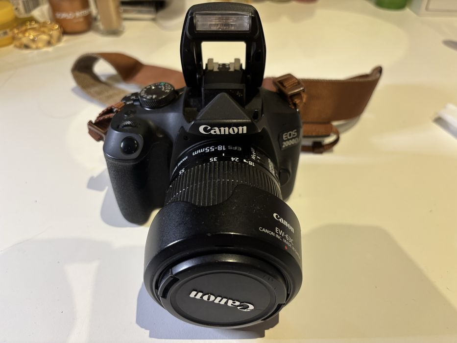 Canon EOS 2000D + Lente 18-55mm | Excelente Estado | 300€