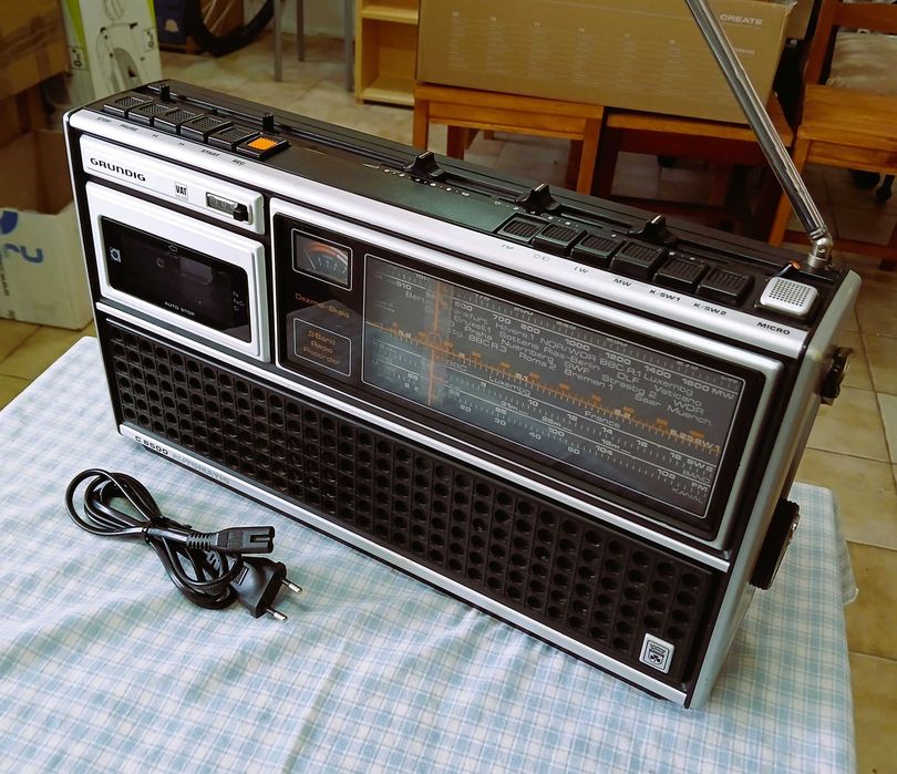 Rádio Grundig modelo C6500