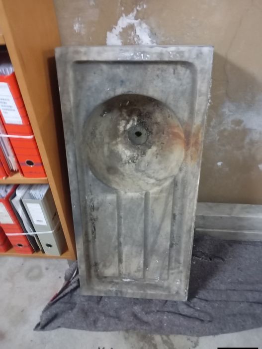 Vendo esta banca muita bonita bom estado