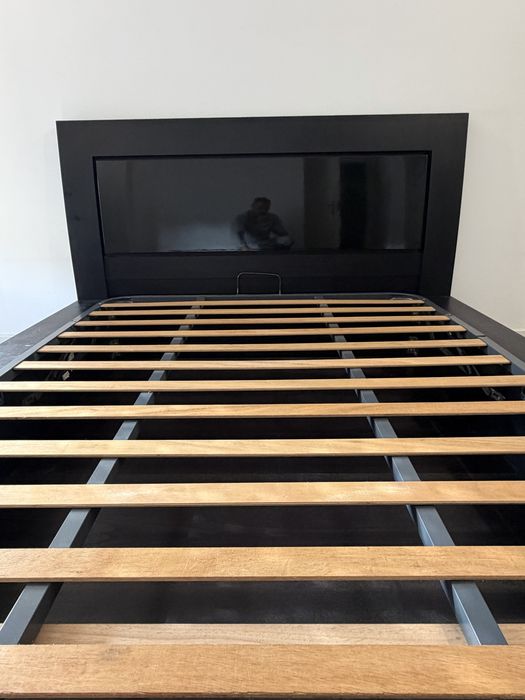 Mobilia de quarto em madeira macica cor preta