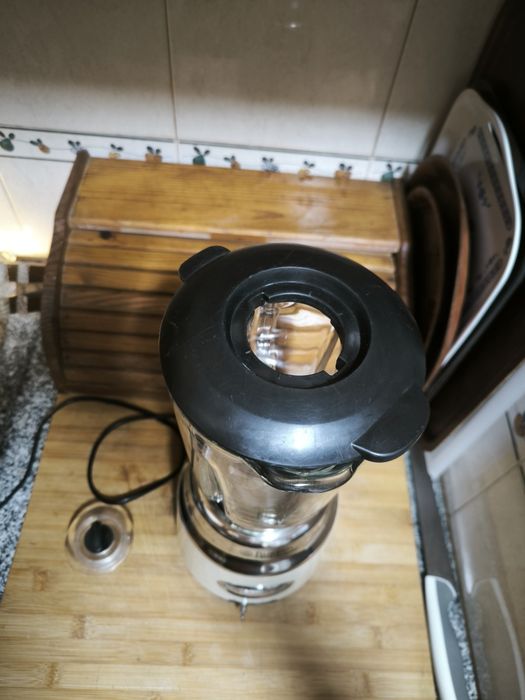 Liquidificadora Russell Hobbs Retro 800W (25192-56) – Como Nova