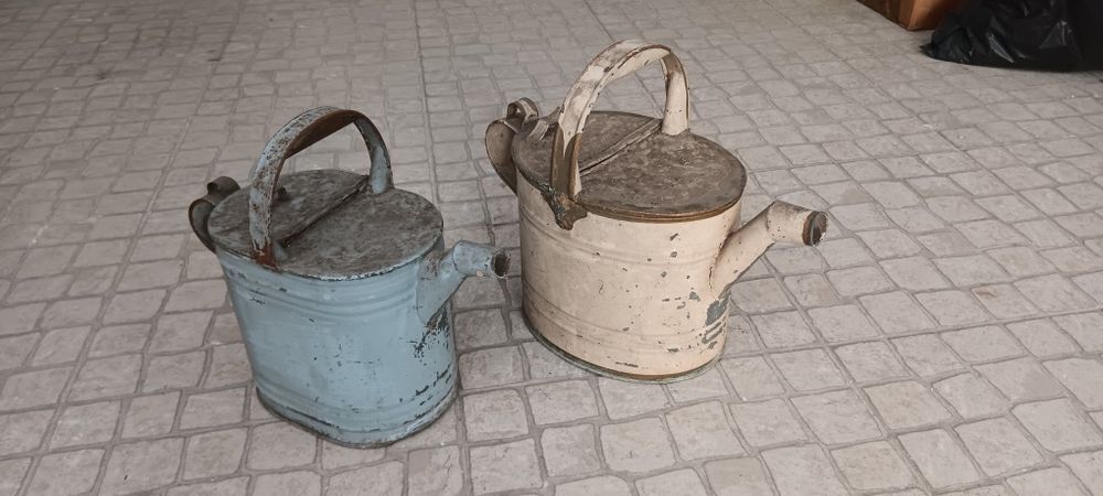 2 regadores antigos - jardim