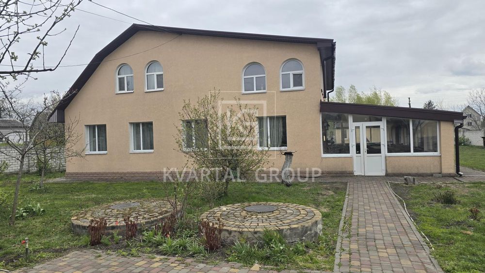 Просторий будинок з ремонтом в Бородянці