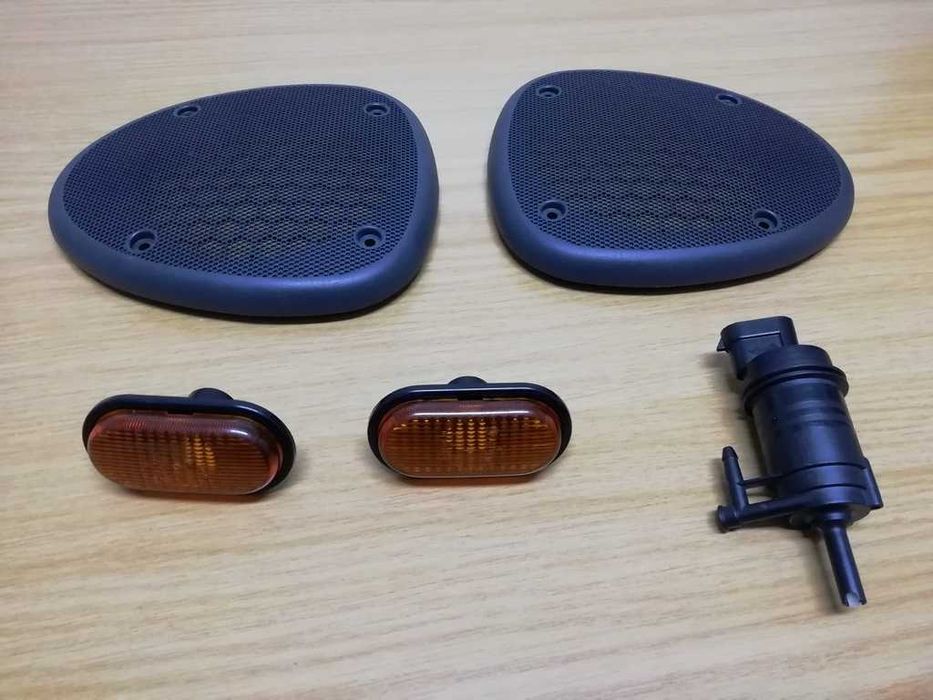 Renault Clio Capas de coluna, Piscas e Bomba de água limpa vidros