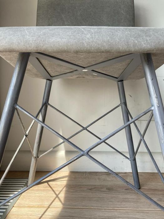 Стул обеденный серый