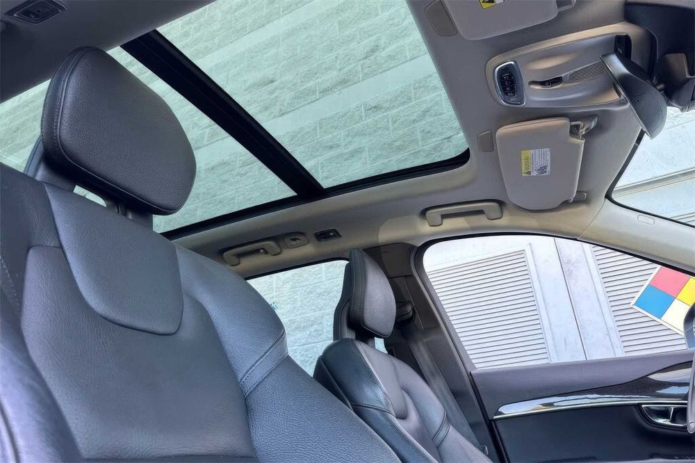 Volvo XC90 T6 Momentum      2017