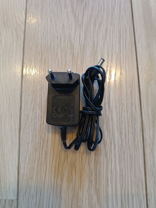 // Odkurzacz Laresar V7 - ładowarka, zasilacz