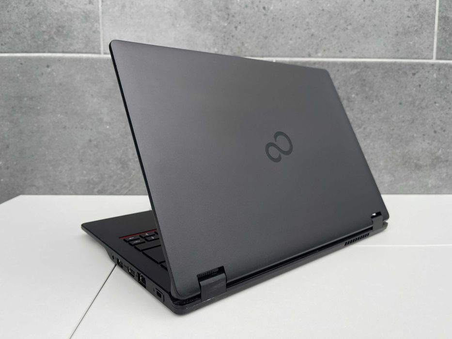 Ноутбук Fujitsu LIFEBOOK E449/i3-7020U/8Gb/256Gb M2/14" HD/Гарантія