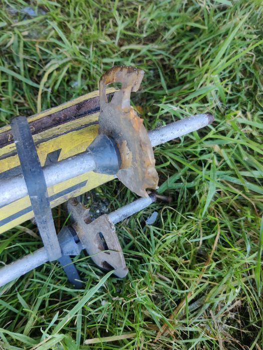 Stare drewniane narty, zabytek, retro