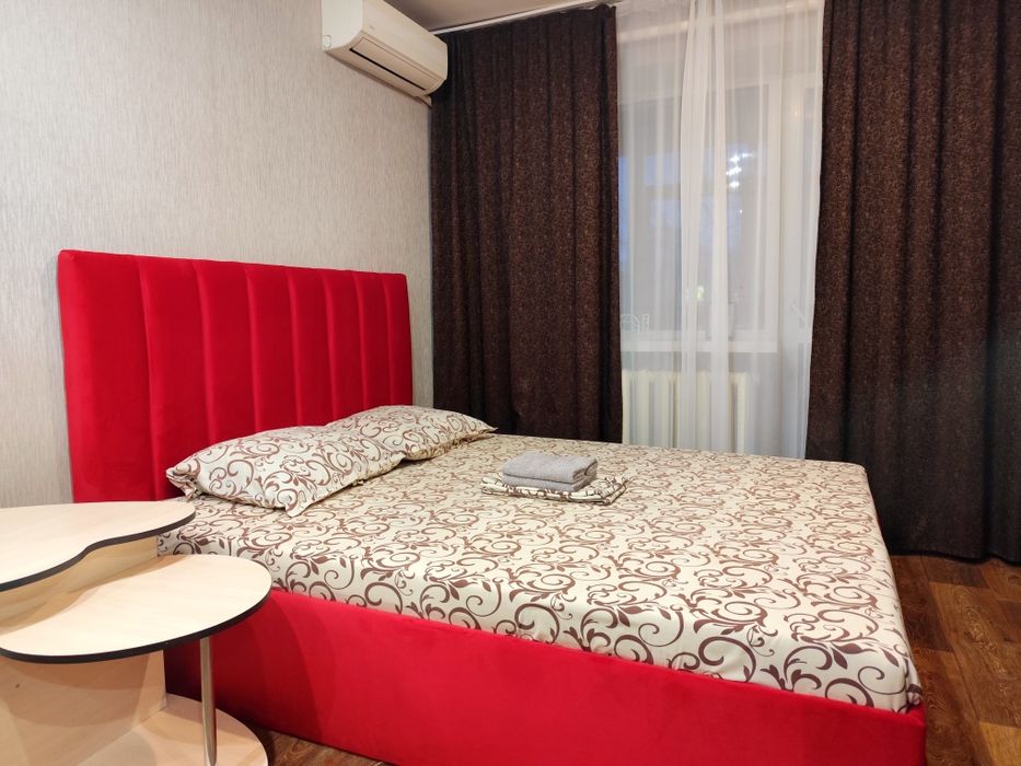 20 м от метро Дворец Спорта ,Новые дома.Посуточно/почасово.Кондиционер